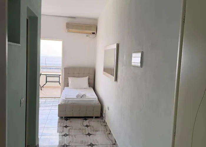 Dhermi Light Apartament